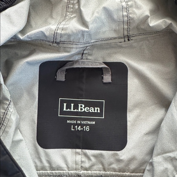 L.L. Bean Black Rain Jacket - Picture 5 of 6